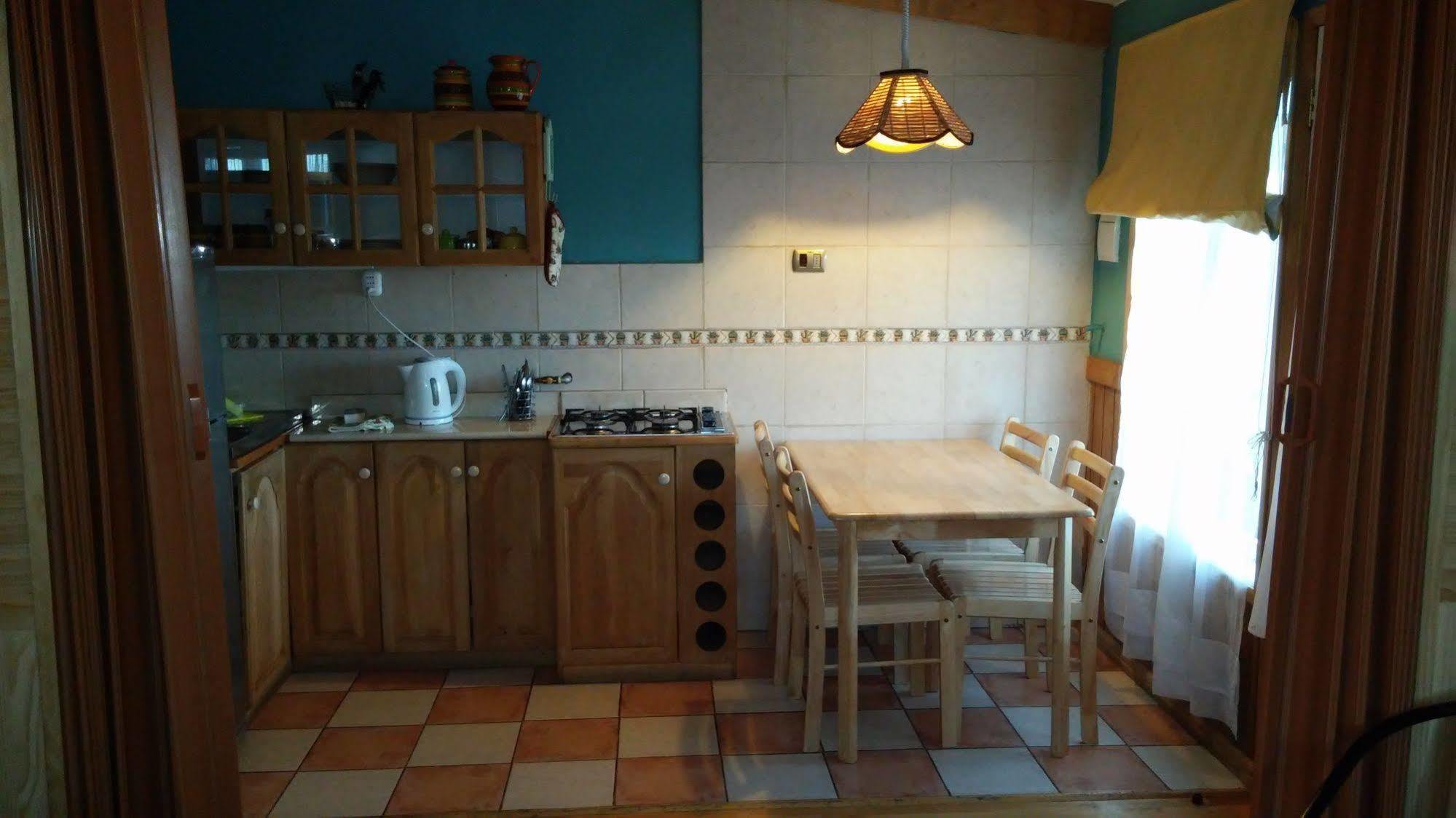 Hostal Y Cabanas Ainil Пунта-Аренас Экстерьер фото