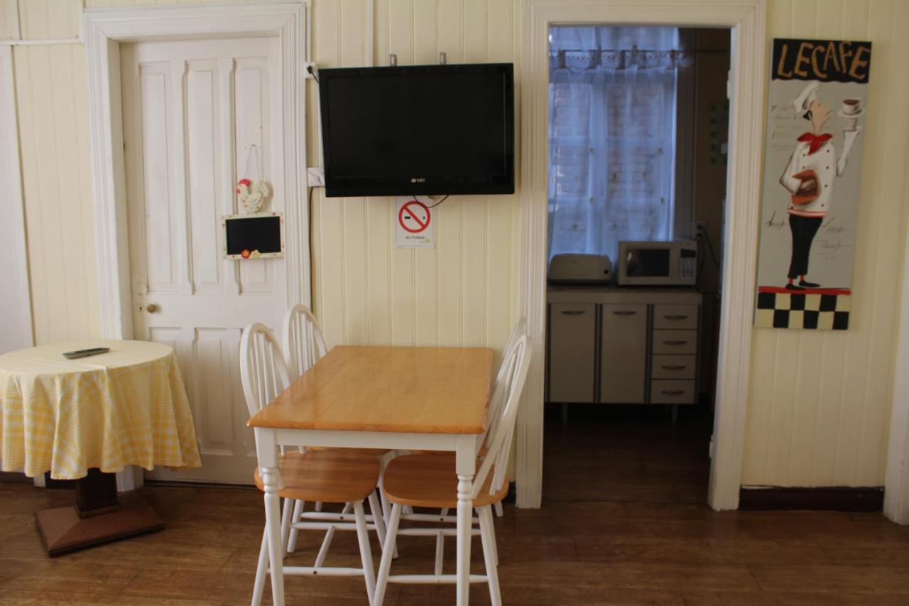 Hostal Y Cabanas Ainil Пунта-Аренас Экстерьер фото